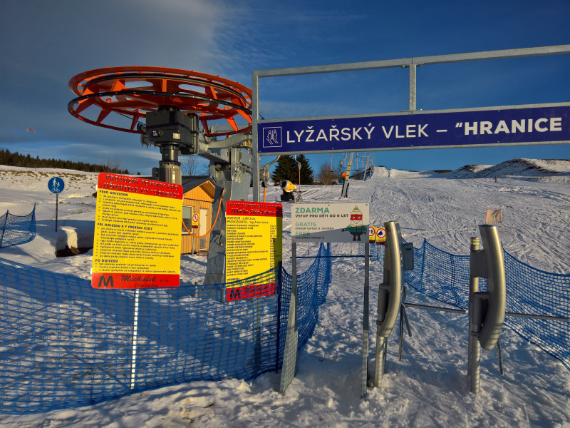 Zugang zum neuen Lift (Drehkreuze sind gebraucht und stammen m.E.n. von 3SB Damska oder 4KSB PrimaExpress)