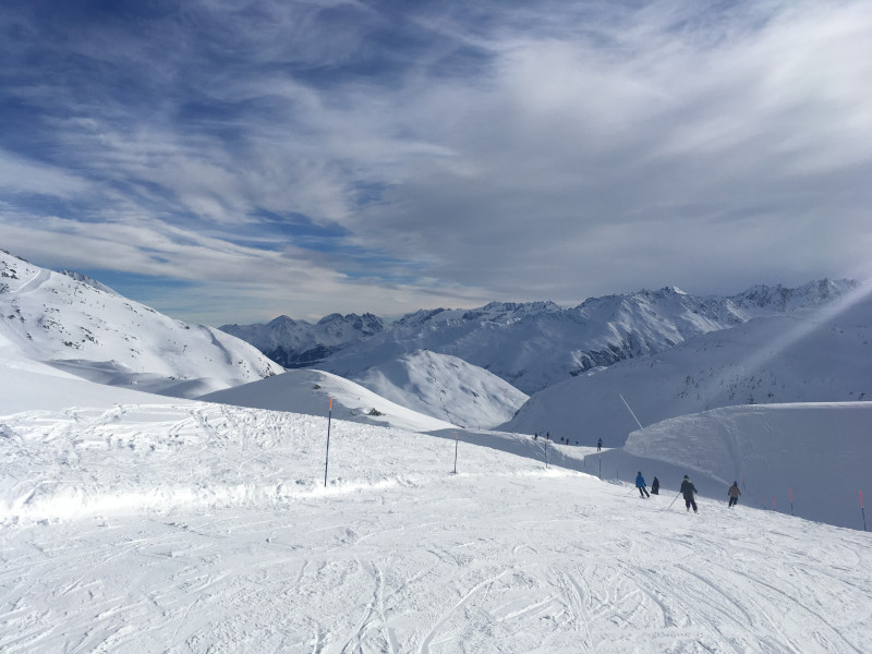 Ziehwegmässig gehts weiter zur Talstation des Schneehühnerstock Flyer.