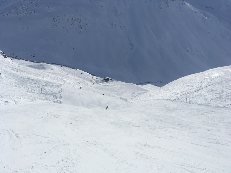 Direktabfahrt am Schneehühnerstock Fyler. Könnte im Frühling mit mehr und griffigerem Schnee gut sein, heute reichte eine Fahrt vollkommen.