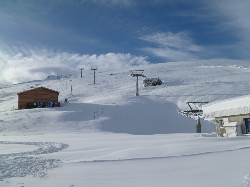 13:53 Uhr: In Somtgant angekommen. Schade ist die Sesselbahn nicht in Betrieb, der Wind ist unterdessen kaum mehr spürbar.