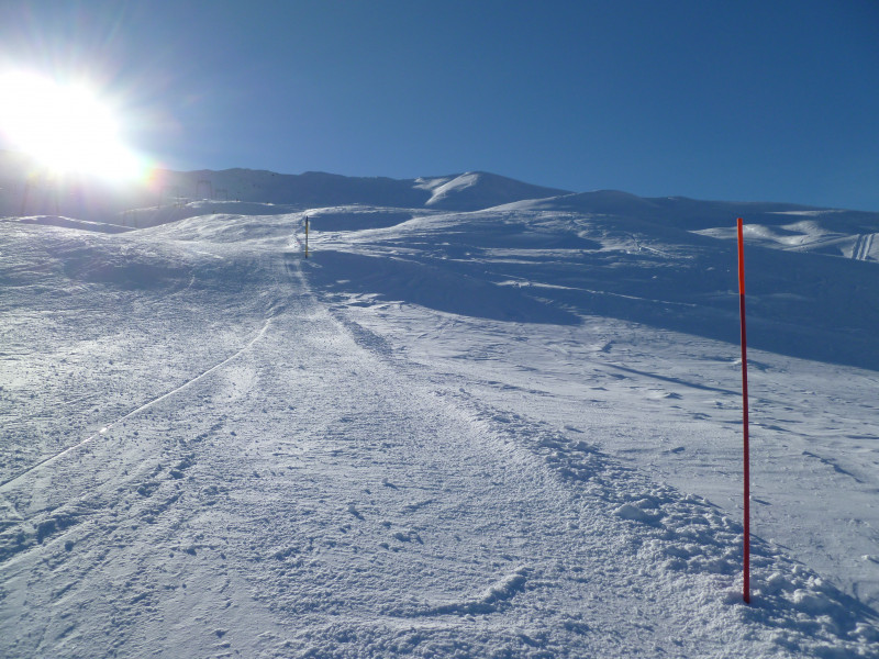 12:46 Uhr: Wie üblich zur Mittagszeit folgt ein Abstecher zum Laritg. Dessen Pisten sind hervorragend zu fahren, auch wenn die Sonne hier nicht überall hinmag.