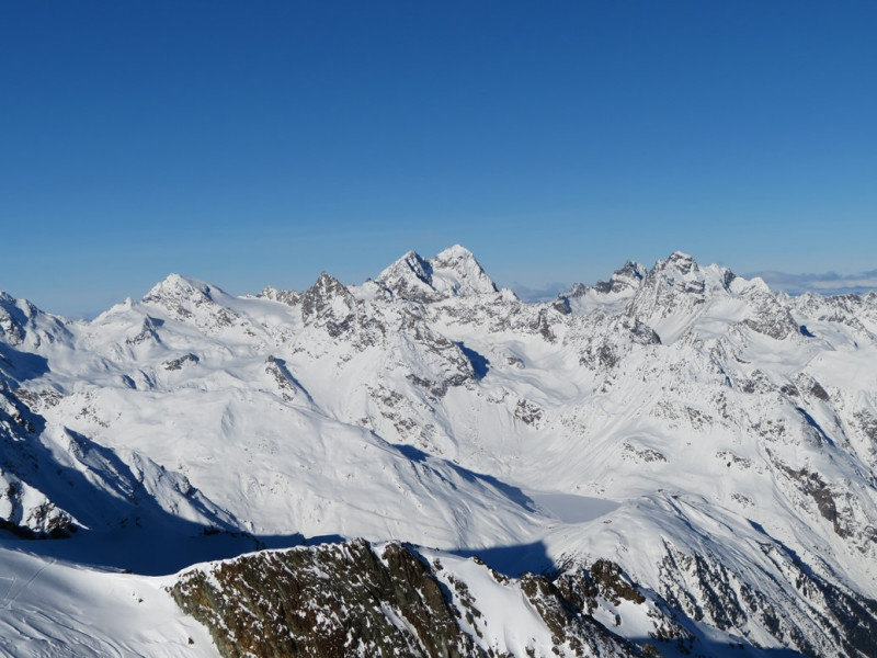 Die markanten Gipfel des Kaunergrats (Wazespitze und Verpeilspitze) vom gleichen Standort aus aufgenommen