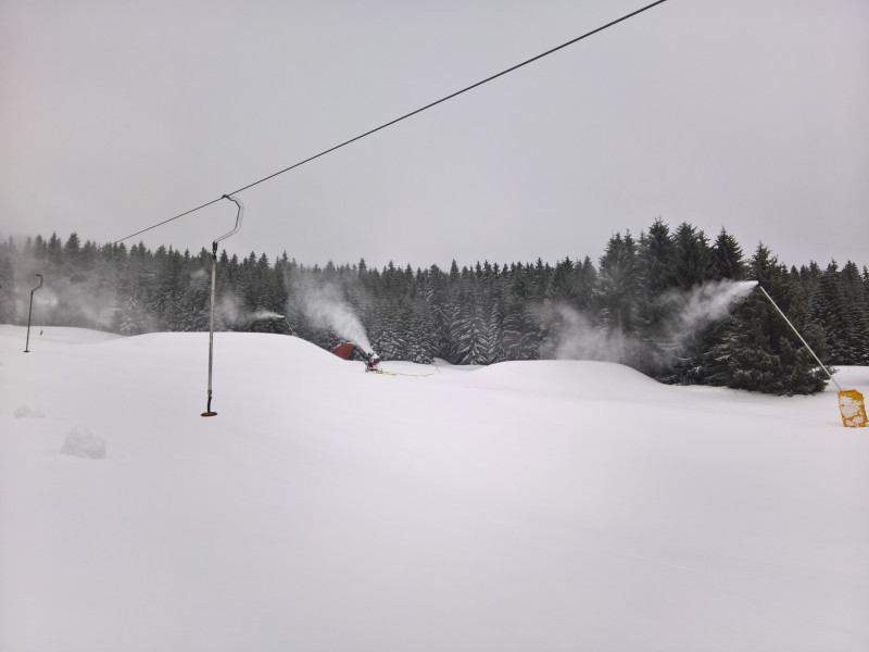 Volles Rohr Beschneiung im Funpark