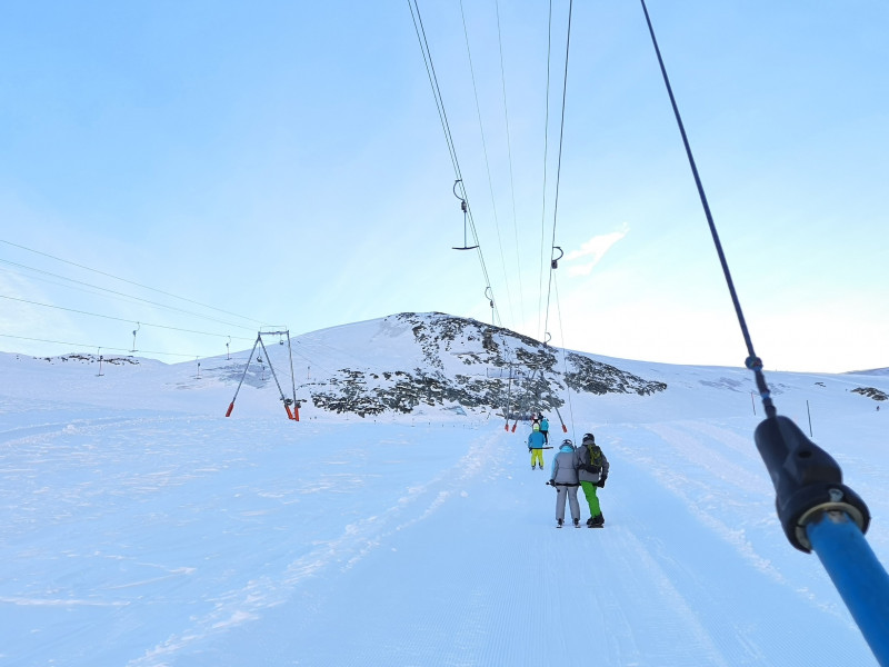 Der linke Lift ist der neue, der rechte der alte.