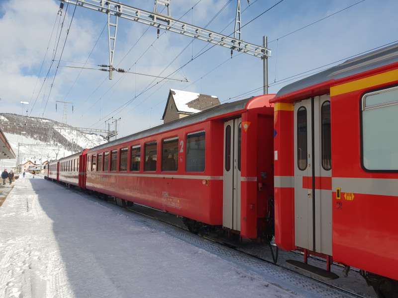 Anchliessend fuhr ich mit der RhB 10 min nach Zuoz