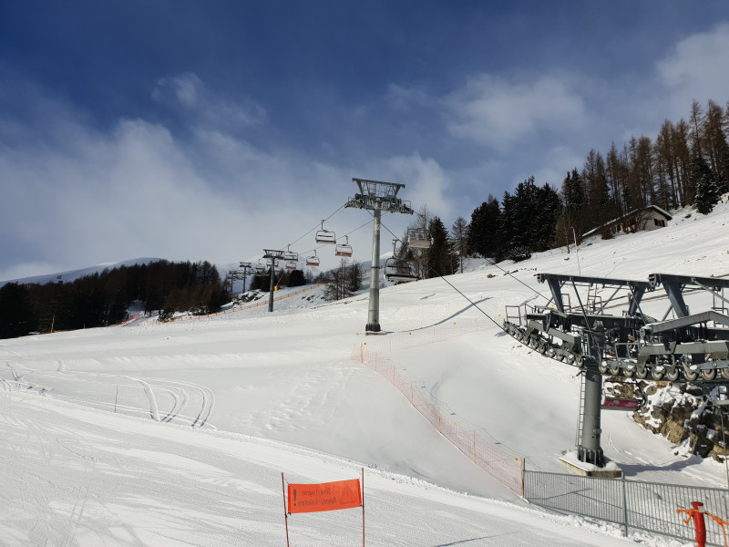 Talstation Zuoz mit langsamer fixgeklemmter 4-SB ohne Fussraster