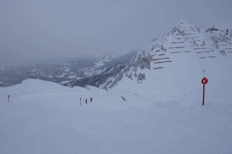 Walmendingerhorn und Riezlern im Dunst. Da geht es jetzt hin per Ski