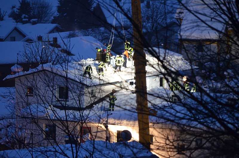 Frw. Feuerwehr beim Räumeinsatz