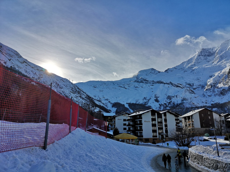 Letzte Sonnenstrahlen im Talstationsbereich um 13:40
