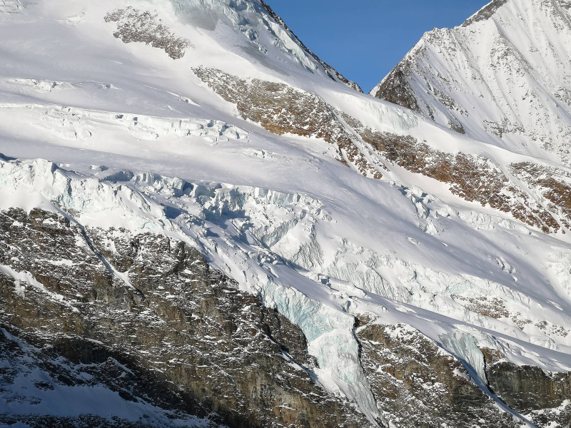 Auch unterhalb des Alphubels vermag die Gletscherwelt zu begeistern