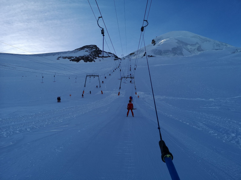 Die Schlepplifte waren gut ausgelastet, Wartezeiten gab es aber keine