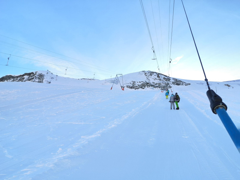 Im Schlepplift Allalin 4/5, leider lief gerade nur der alte Lift