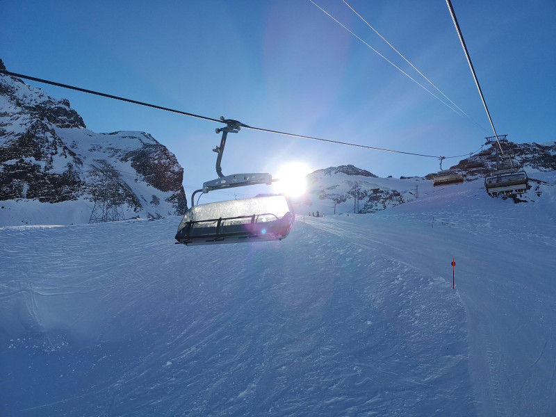 Um diese Jahreszeit reicht es leider nicht für mehr als einige Sonnenstrahlen im Sessellift