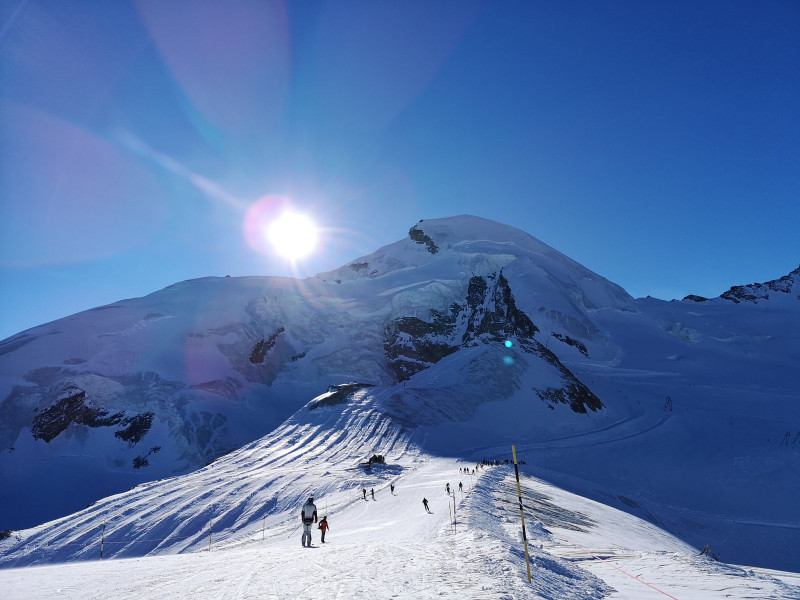 Allalinhorn, das dem Gletschergebiet leider den ganzen Tag über Schatten spendet