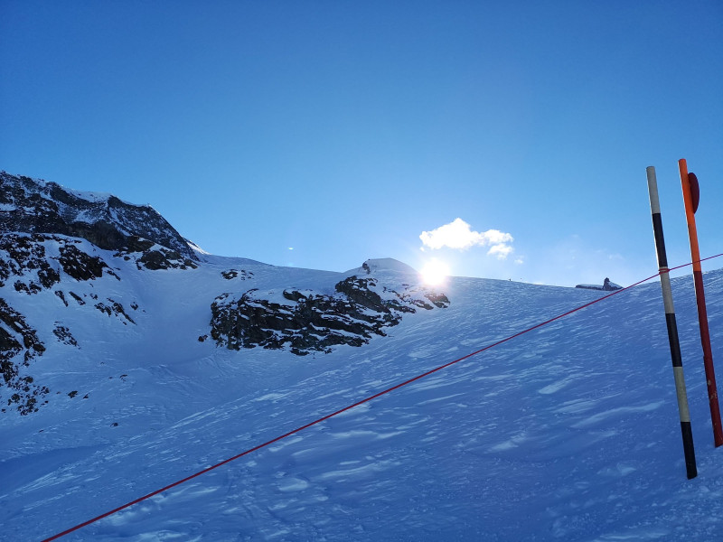 Letzte Sonnenstrahlen auf der Piste 10b (Panorama)