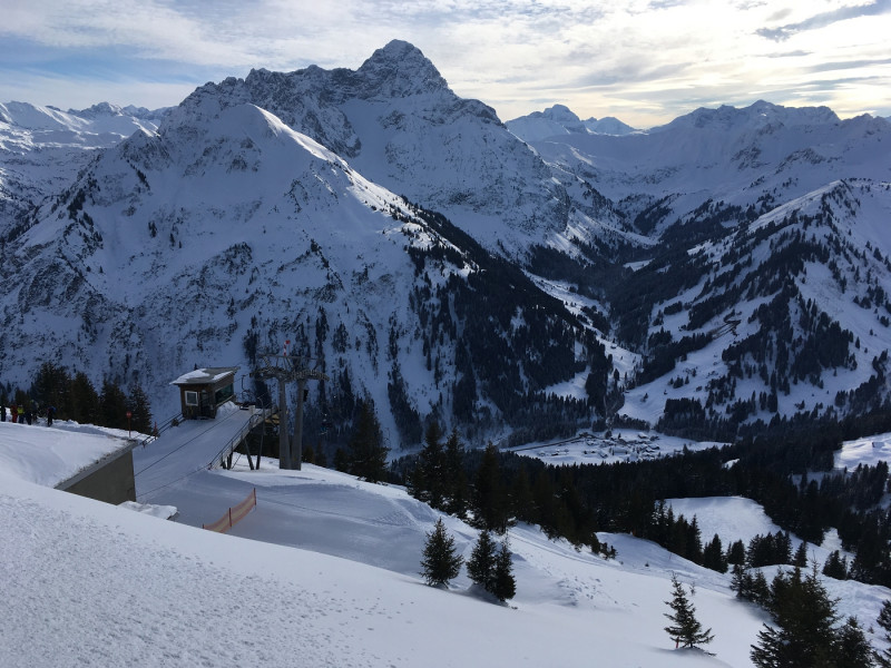 13- am Walmendingerhorn, Blick zur DSB und zum Widderstein