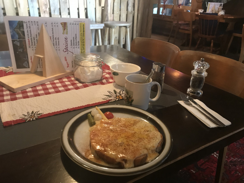 Käseschnitte für sehr faire 10.- im Tipi