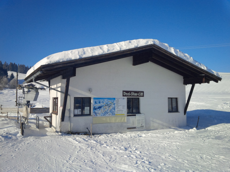Dreistarlift in Schindelberg, morgens um 11 Uhr noch nicht geöffnet...