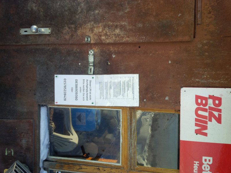 Ohne telefonischen Kontakt läuft in dieser Ecke des Skigebiets nur wenig