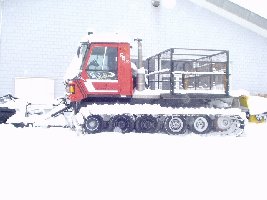 Ehemaliger PB 200 vor der Trübsee-garage Schlächtismat für den transport von getränken und solchem zeug für den jochpass (wurde dieses jahr von einem PB 240 okassion ersetzt)