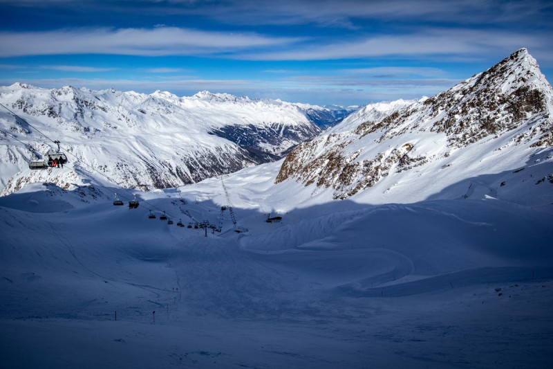 Die schwarze 28 wie immer toll zu fahren, benötigt aber etwas Zeit bis man alles sehen kann.