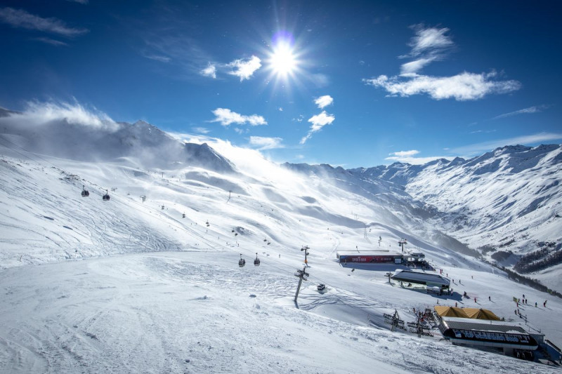 Am Mittag gab es dann ein spektakuläres Wolkenspiel. Die Wolken zog es förmlich aus Südtirol heraus ins Ötztal.