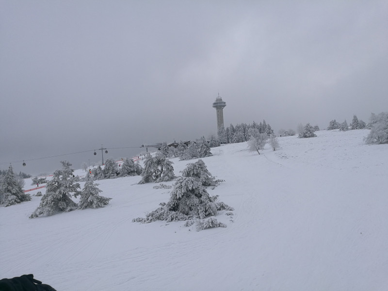 Irgendwann hatte sich der Nebel dann auch so weit gelichtet, dass man die Gondelbahn aus dem K1 sehen konnte.