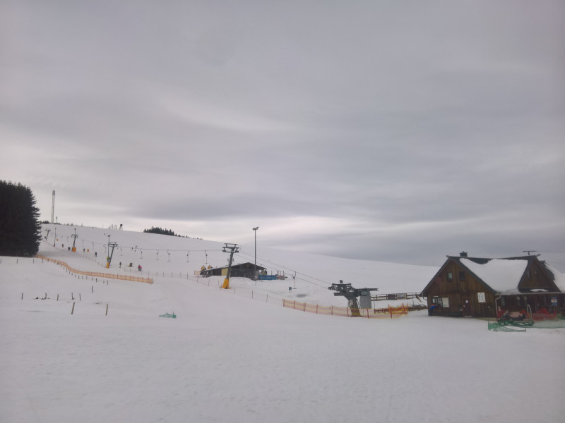 Unterer Teil mit Funktionsgebäude