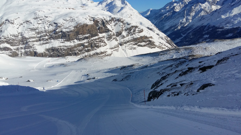 Die rote Piste am Hirli ein absoluter Traum und meistens menschenleer