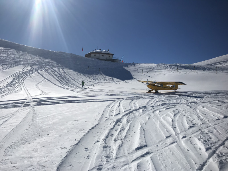 Der Anflug ist sehr anspruchsvoll und liess meinen Puls ansteigen, zumal es meine erste Landung hier war.
