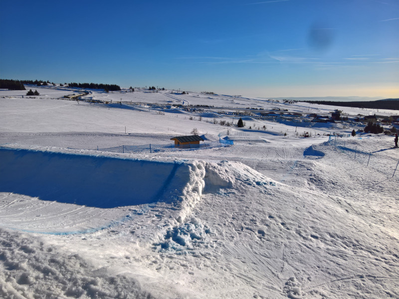 Startbereich des Boardercross in Hranice, ich hoffe dass man die Strecke in der nächsten Zeit pflegen und erhalten wird, Schnee hat es mehr als genug