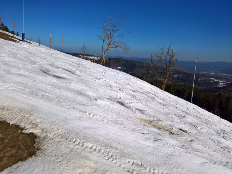 kritischer Bereich oben, hier in der Mitte der Piste wird es dünn