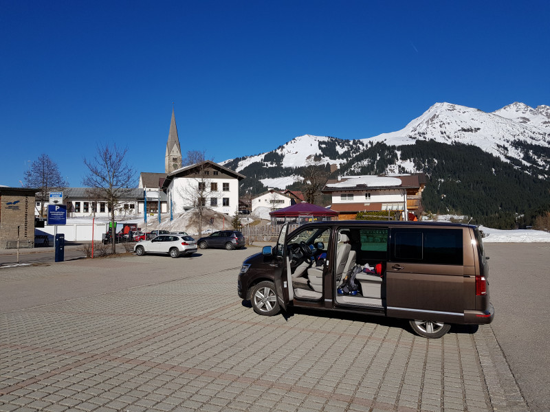 Die Parkplatzsuche stellte uns vor keine großen Probleme.