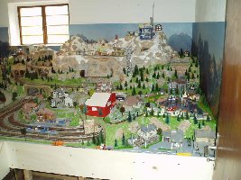 rechter Teil: Zugspitze mit Eibsee und Grainau