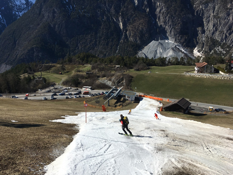 17- Rifenal-Talabfahrt, letztes Stück (reiner Zufall, dass hier mal 3 Leute auf dem Bild sind, soviel war nicht los...)