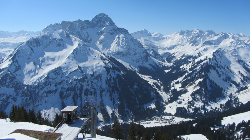 7- Standardbild W'horn - markant der Widderstein,  höchster Kleinwalsertaler