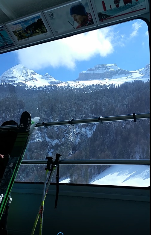 Weglosen 120er Gondel mit 6 Leuten 26032019.jpg