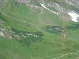 Stützen und Seile des neuen Jochpassliftes mit hauben