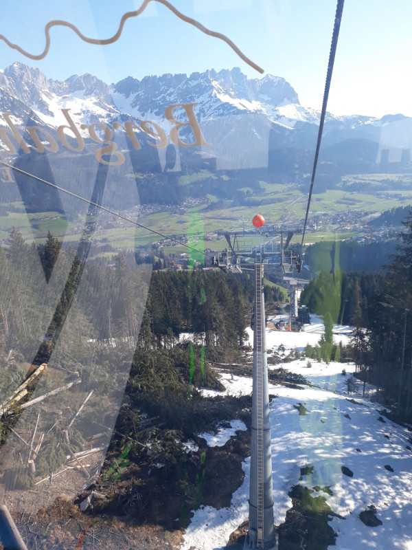 Die von MarkusW angesprochenen Rodungen (fast bis zur Talstation)