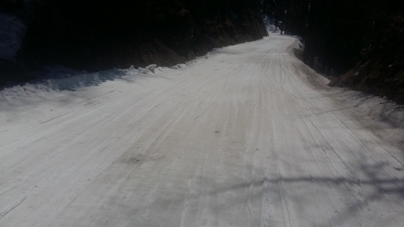 Bis Tufteren noch sehr gut,aber der Zieweg nur noch knapp fahrbar,grosse Steine auf der Piste.