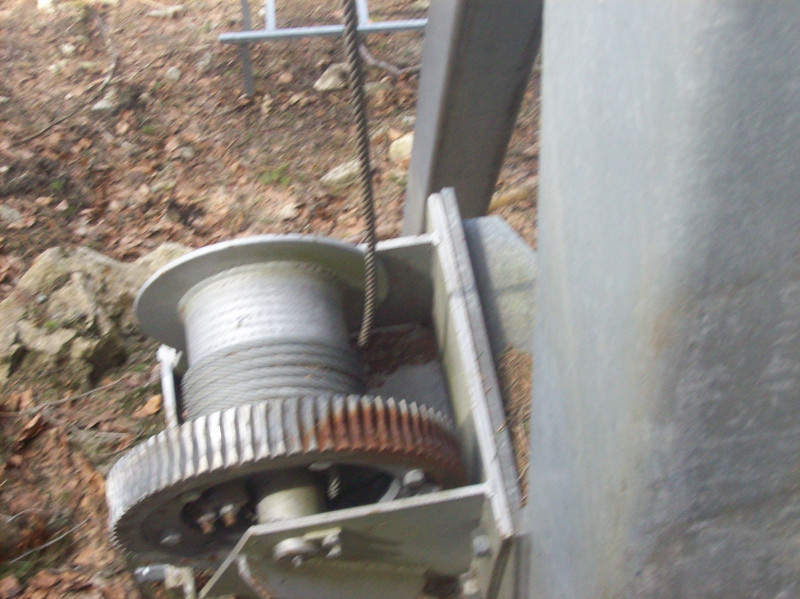 Die Seilwinde wo der Fels beim Drehen im Weg ist