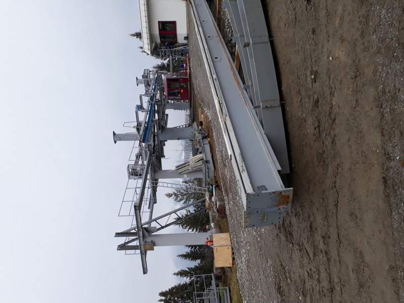 ^^Übrig ist nur noch das Skelett des Traggerüsts mit den Führungsschienen