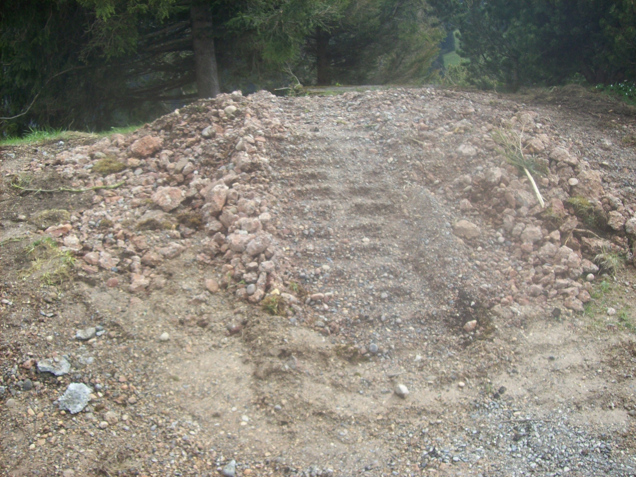 weiter hinten ist das Fundament