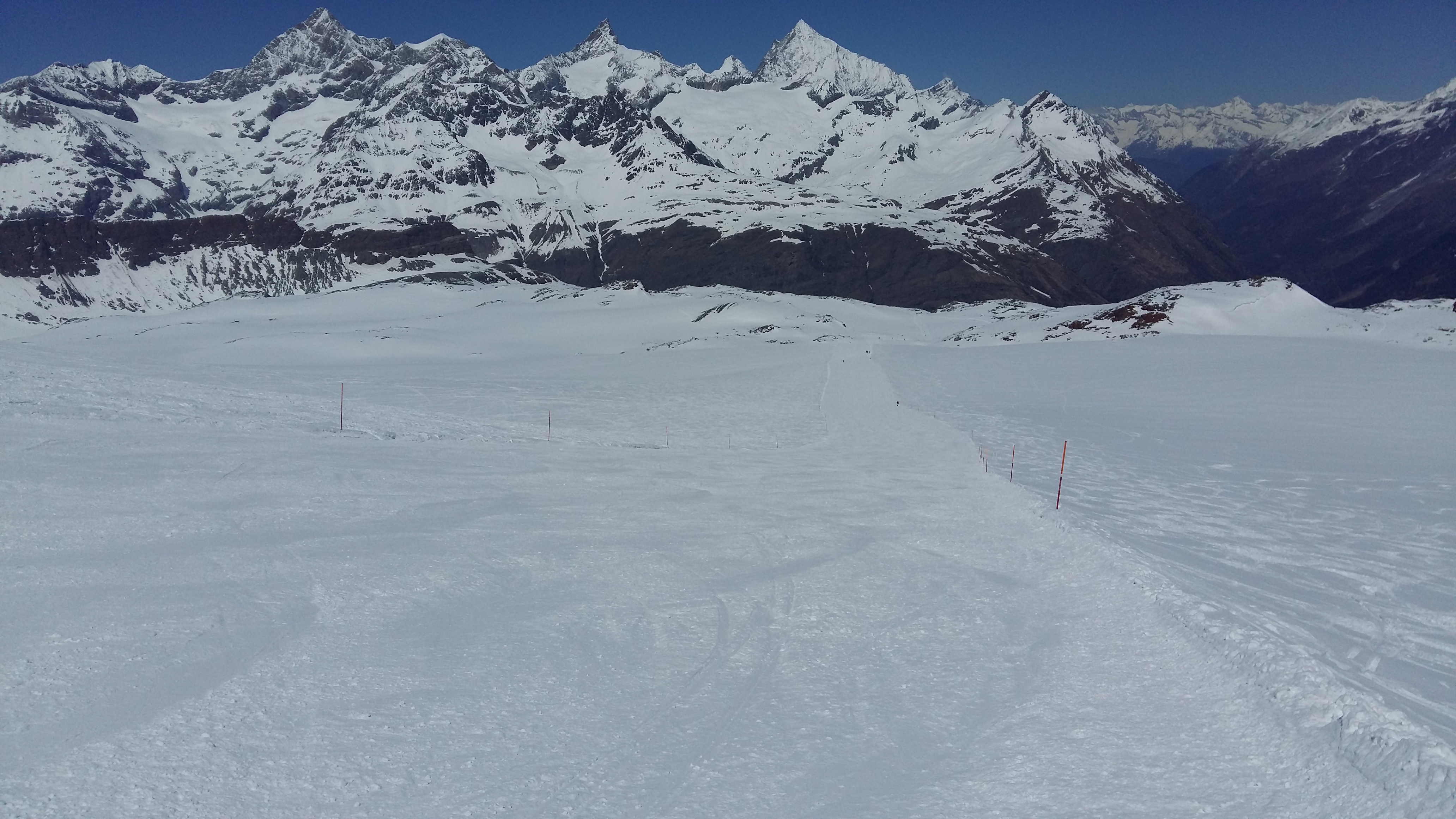 Oberer Teil der Schusspiste super,unten hart/sulz aber gut zum fahren.