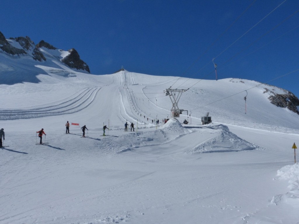 der kuriose Gletscherlift geht fast bis auf 3600m hoch