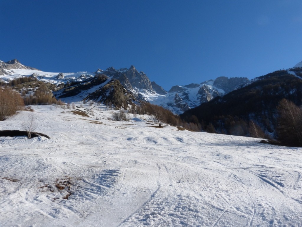 Weiter unten wurde der schnee etwas arper. Aber kein Problem.