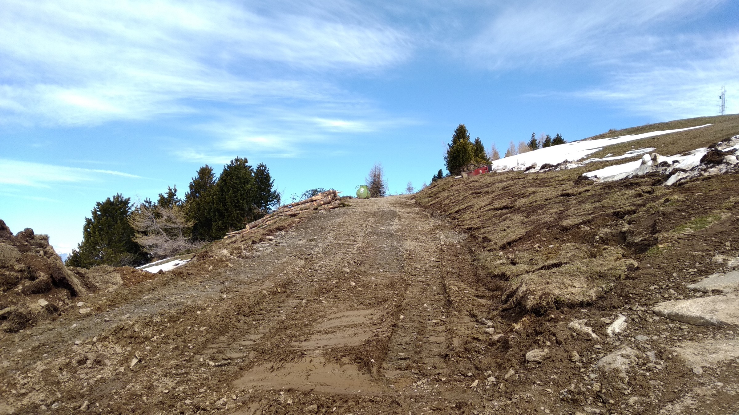Baggerarbeiten für die Zufahrt zur neuen Bergstation Hasenköpfl begonnen.