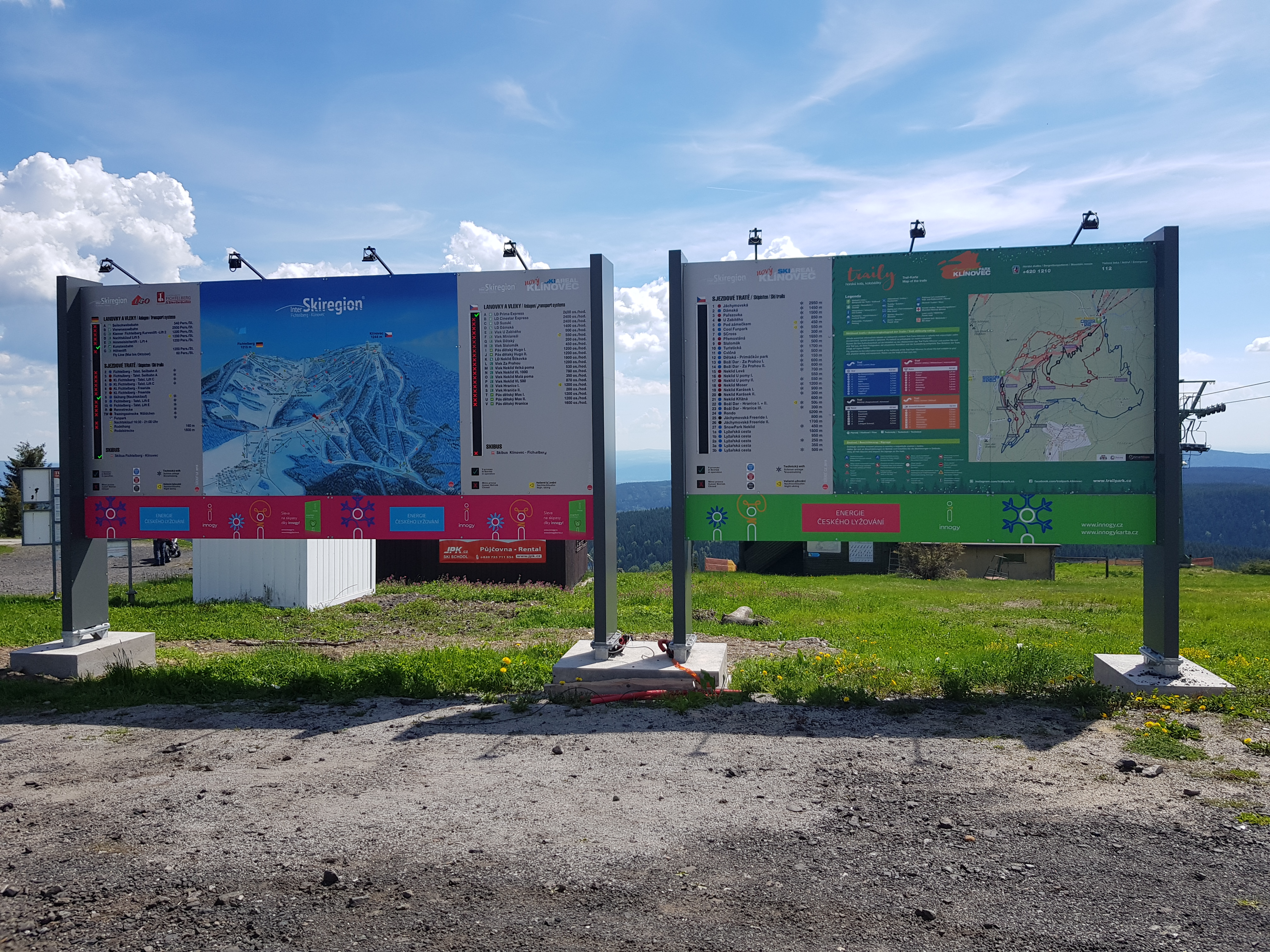 Neue Anzeigetafel im Neklid-Gebiet