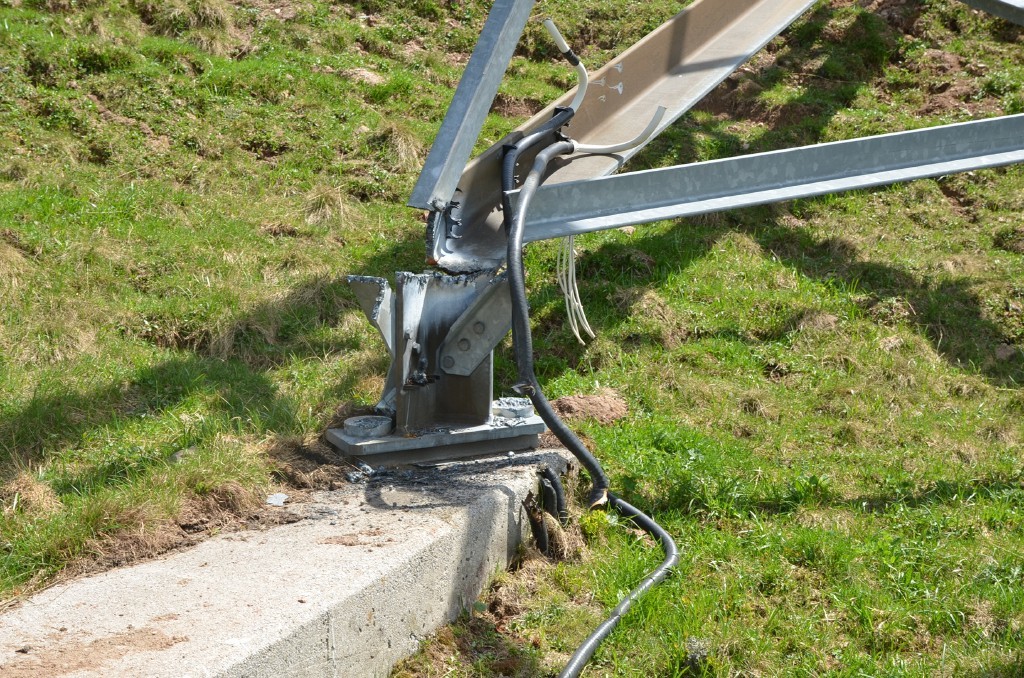 Trennschnitte bergseitig.