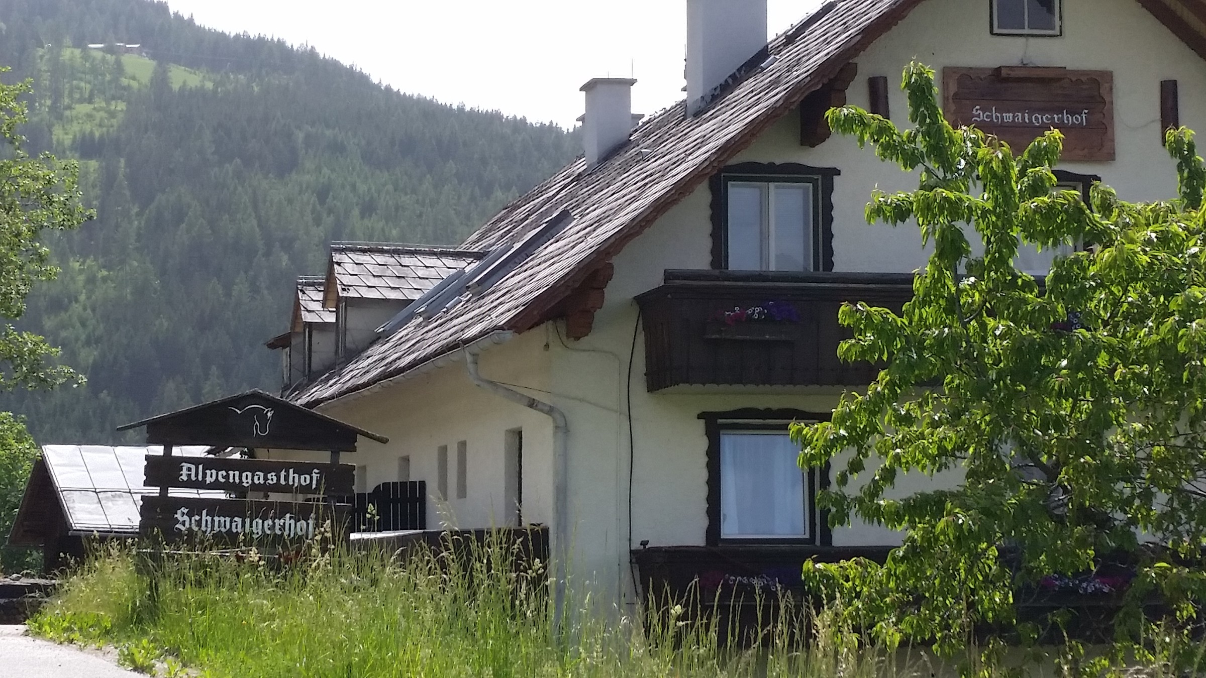 Bei diesem Gasthaus steht der Lift...ob dieses noch bewirtschaftet wird, konnte ich nicht herausfinden....